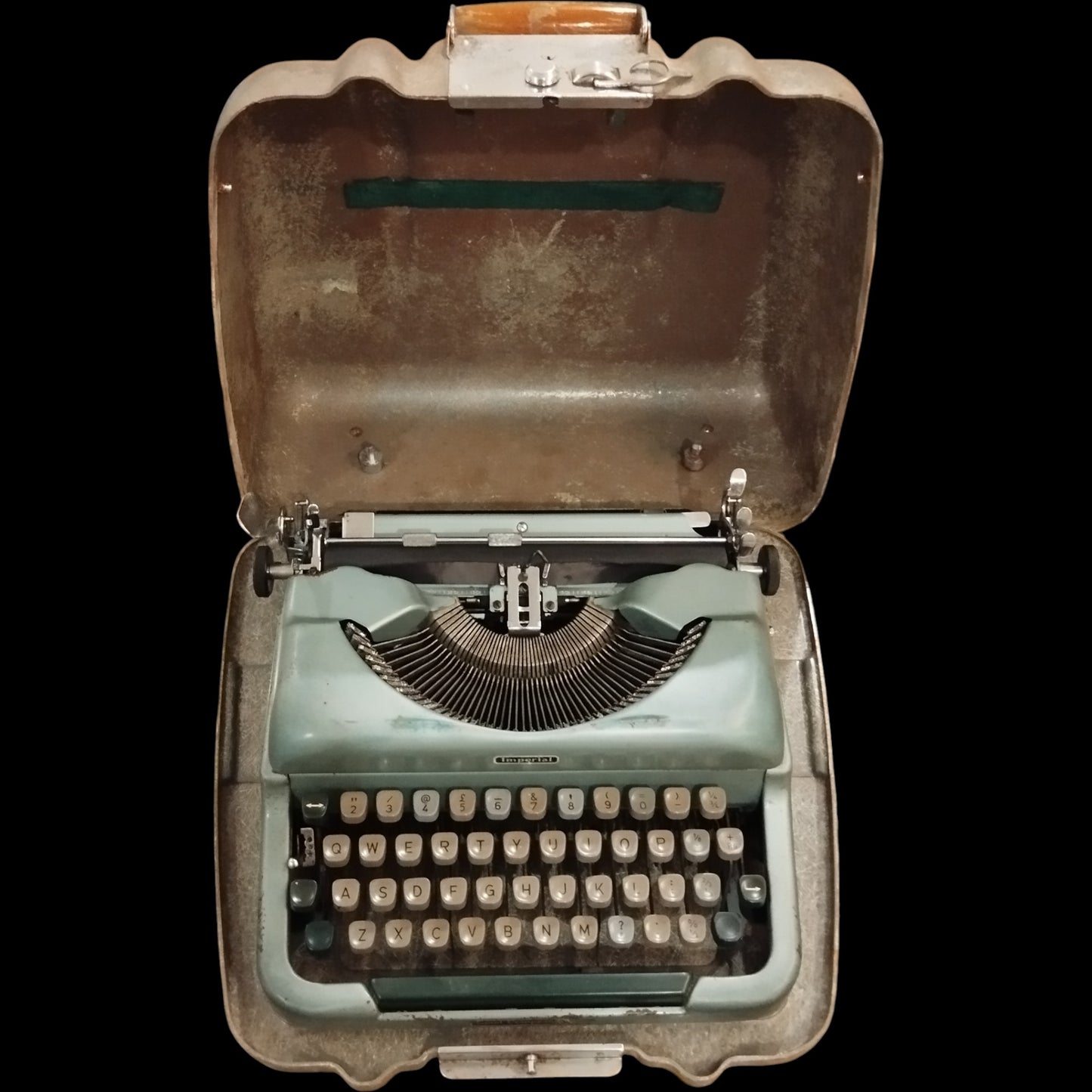Image of Imperial Good Companion Typewriter. Available from universaltypewritercompany.in