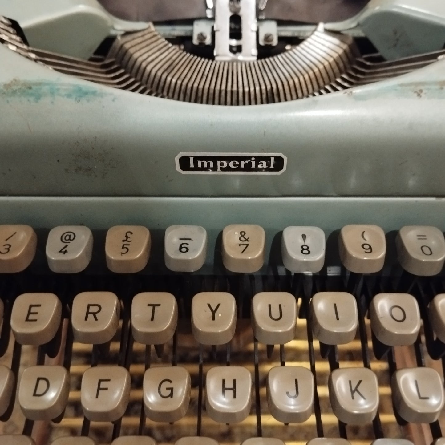 Image of Imperial Good Companion Typewriter. Available from universaltypewritercompany.in