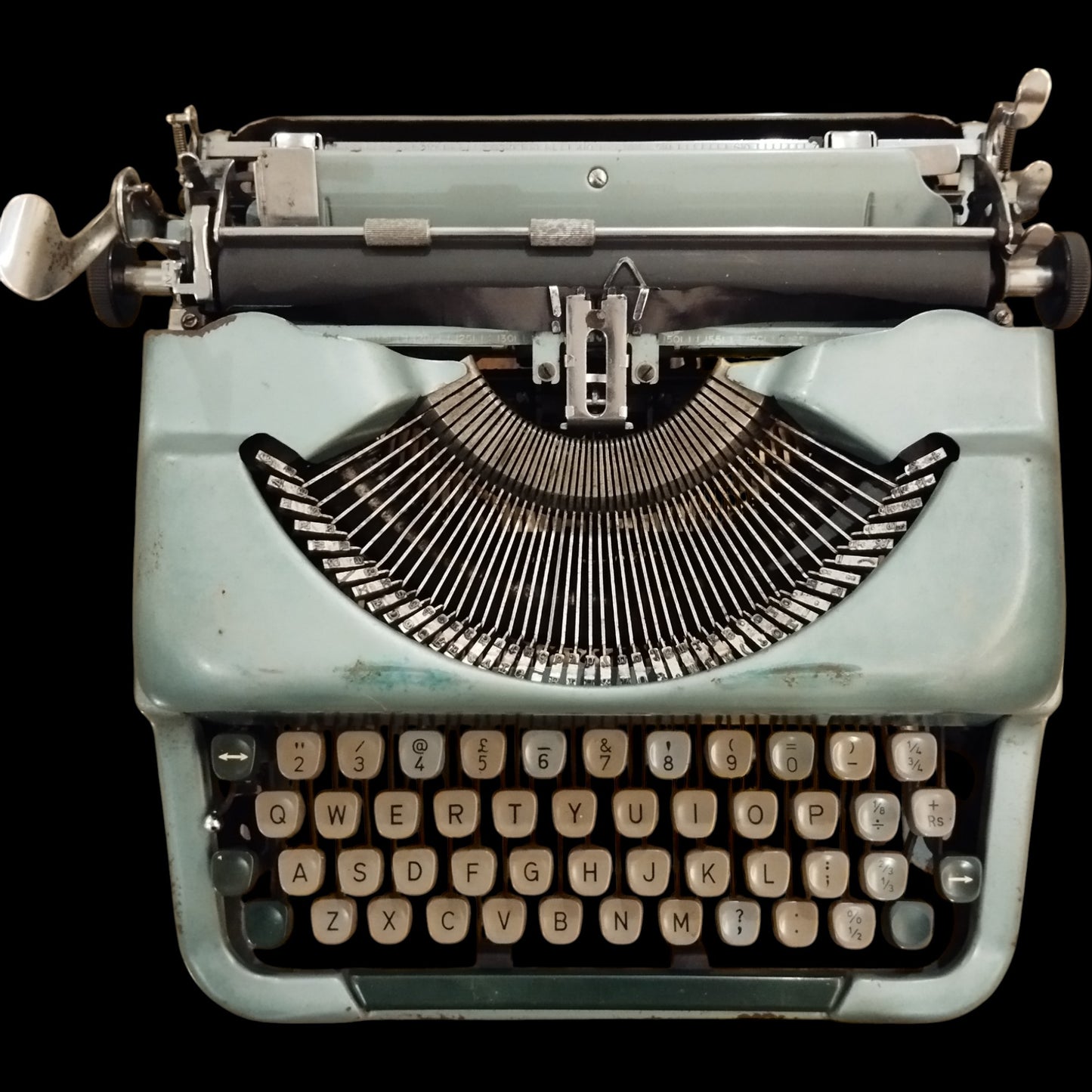 Image of Imperial Good Companion Typewriter. Available from universaltypewritercompany.in