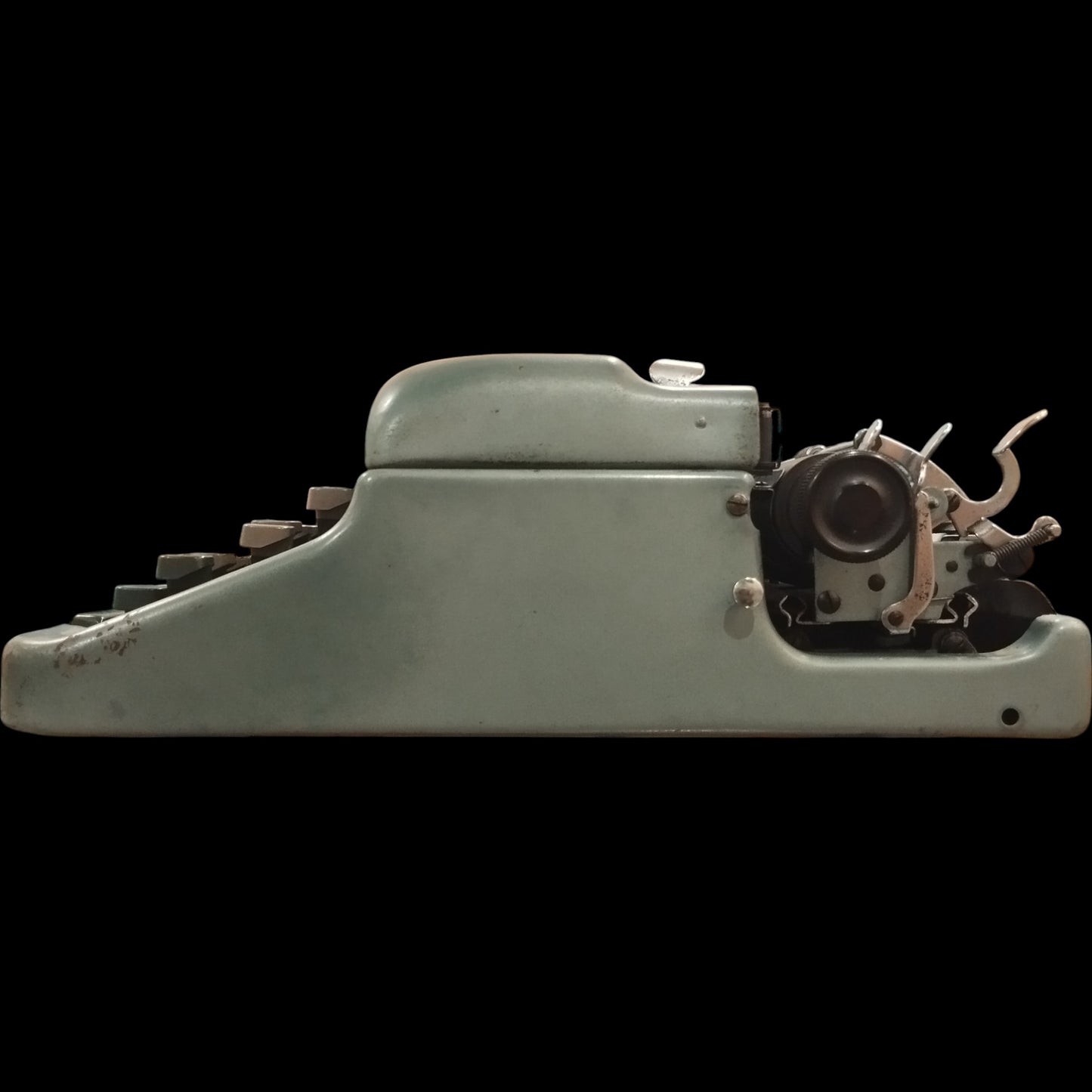 Image of Imperial Good Companion Typewriter. Available from universaltypewritercompany.in