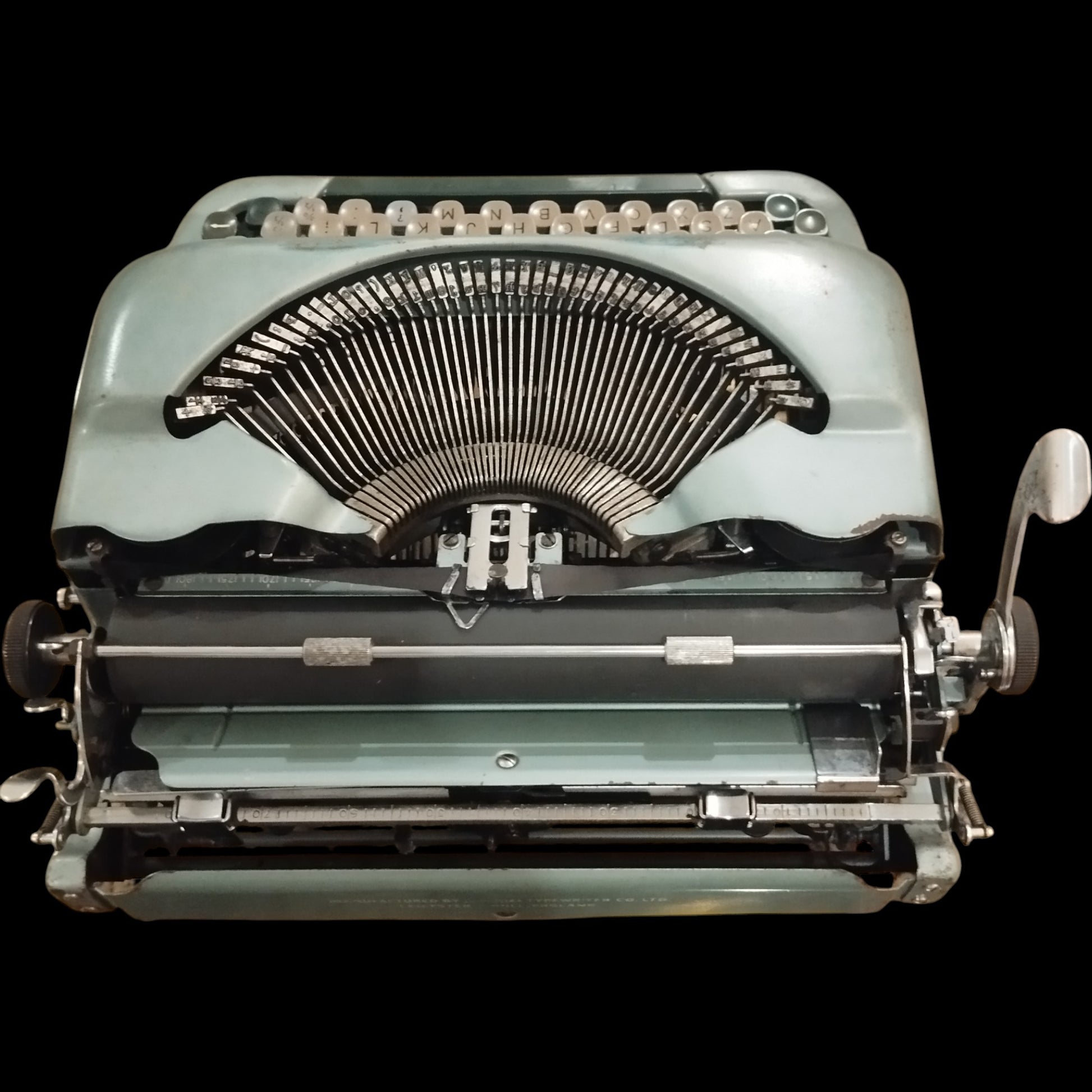 Image of Imperial Good Companion Typewriter. Available from universaltypewritercompany.in