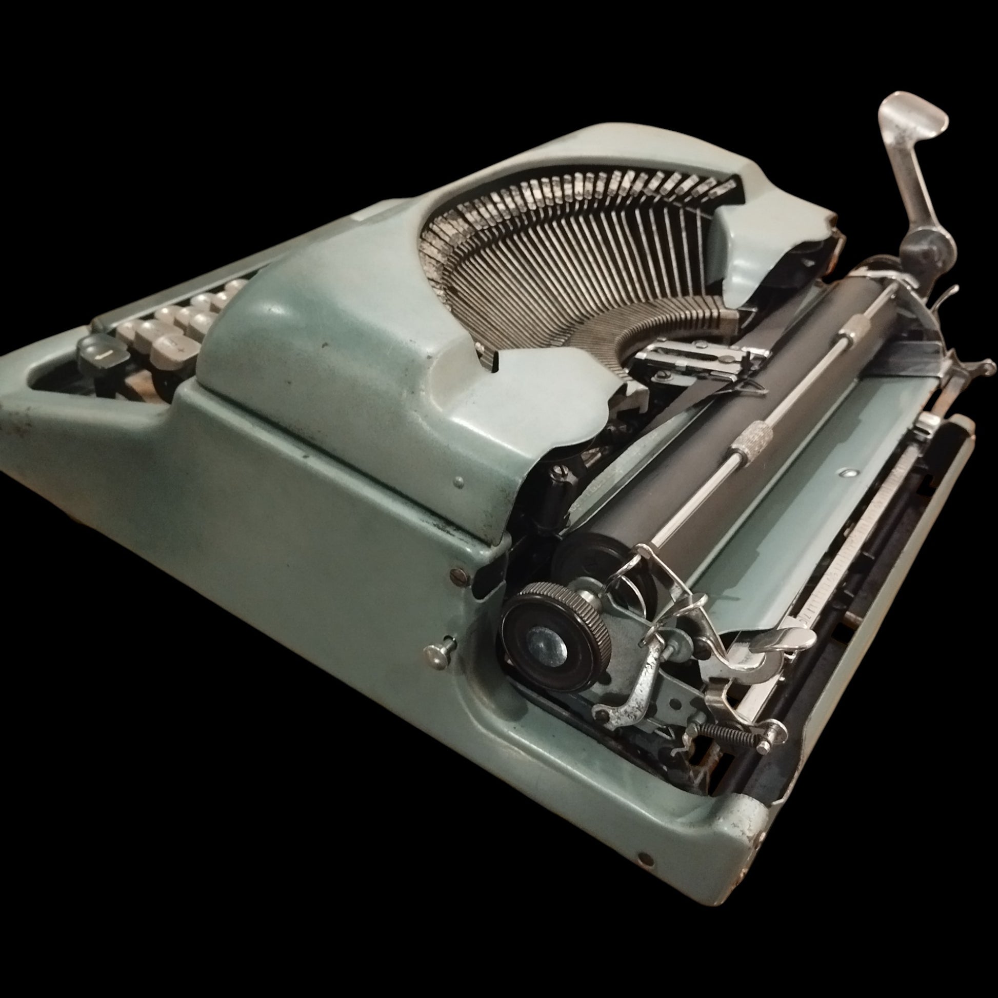Image of Imperial Good Companion Typewriter. Available from universaltypewritercompany.in