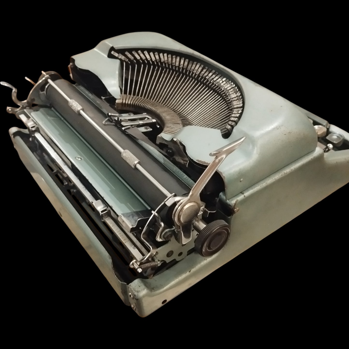 Image of Imperial Good Companion Typewriter. Available from universaltypewritercompany.in