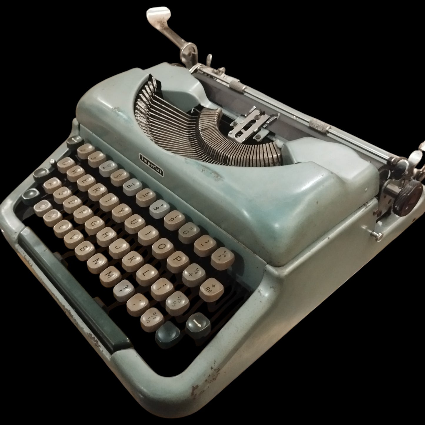 Image of Imperial Good Companion Typewriter. Available from universaltypewritercompany.in