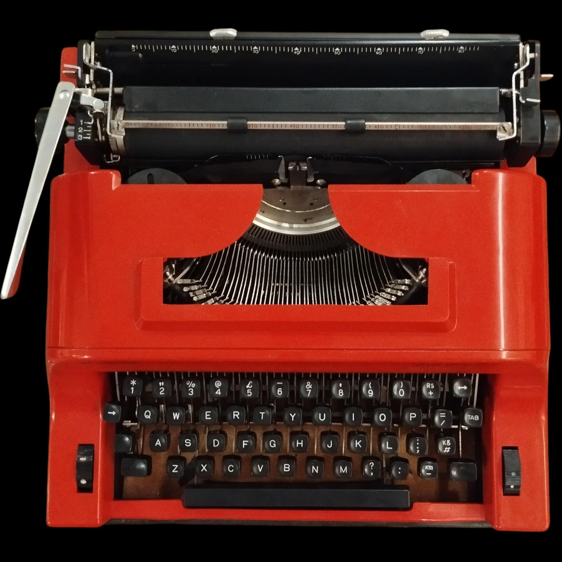 Image of Remington Travelriter Typewriter. Available from universaltypewritercompany.in