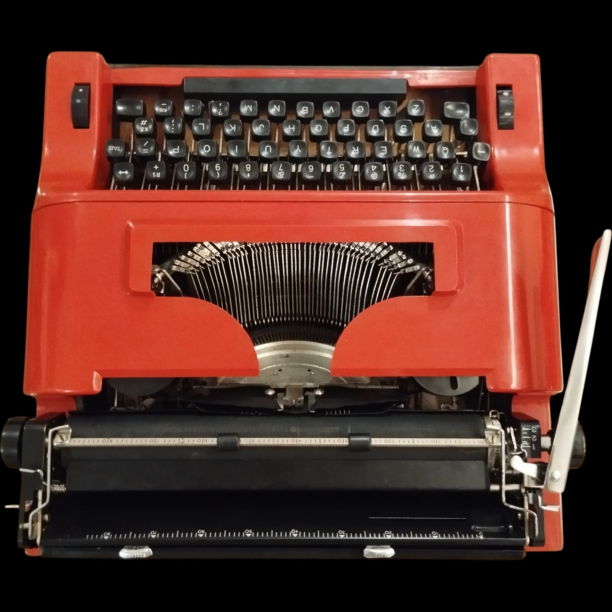 Image of Remington Travelriter Typewriter. Available from universaltypewritercompany.in