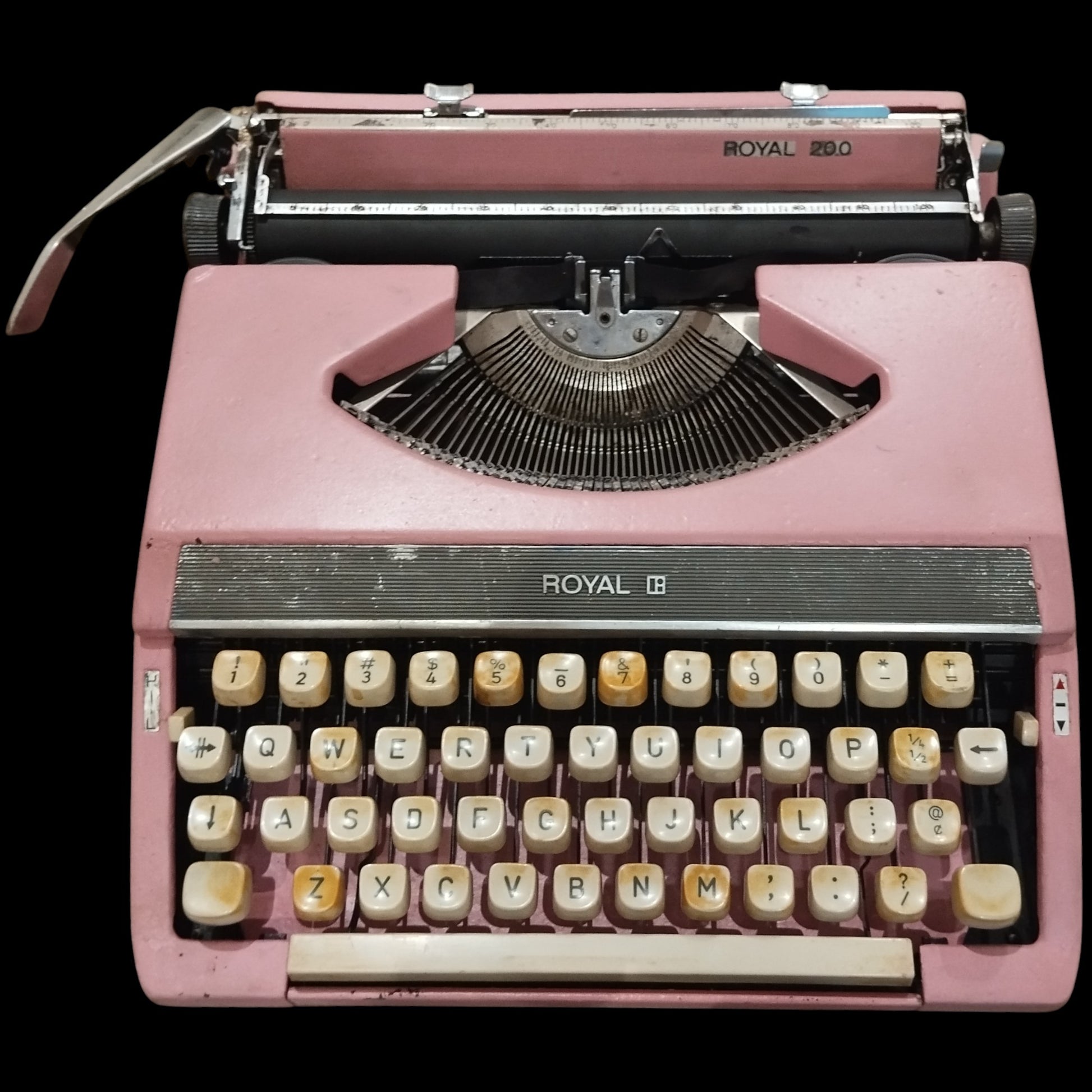 Image of Royal 200 Typewriter. Available from universaltypewritercompany.in