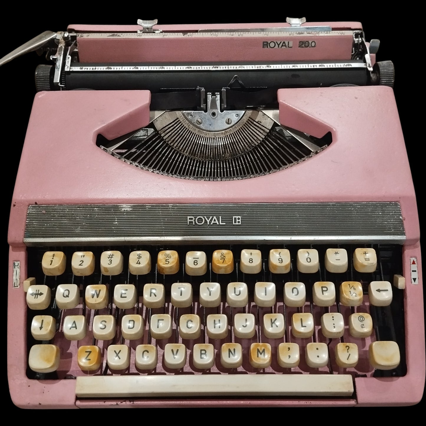 Image of Royal 200 Typewriter. Available from universaltypewritercompany.in