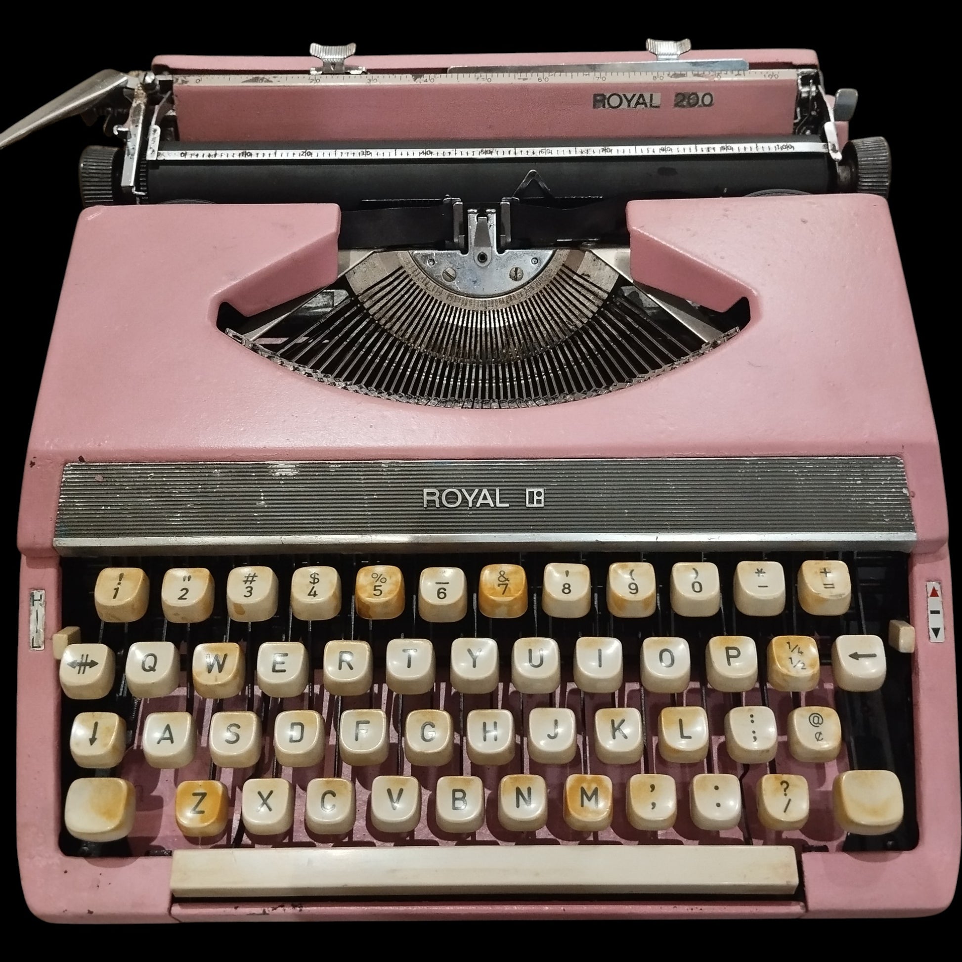 Image of Royal 200 Typewriter. Available from universaltypewritercompany.in