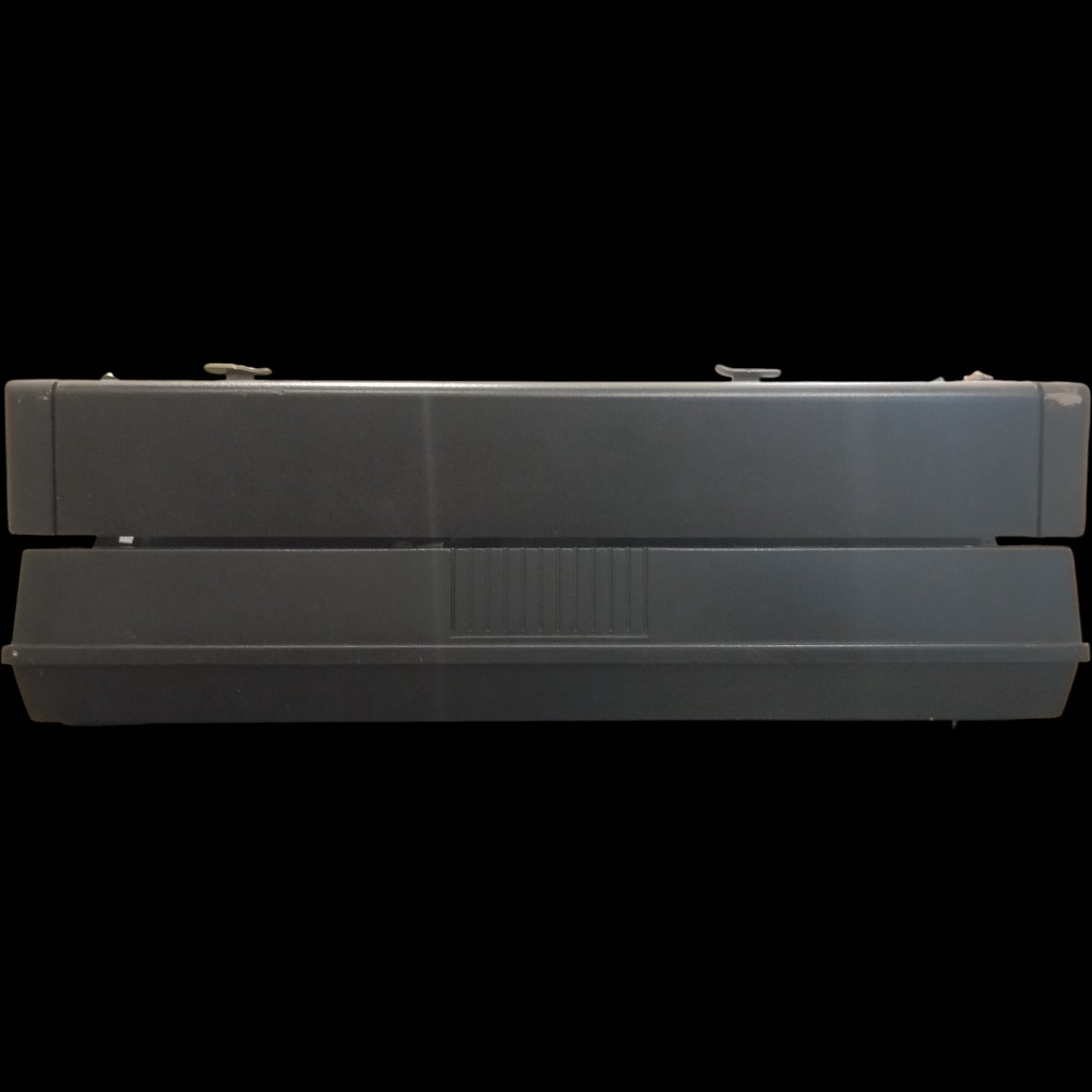 Image of Marathon 880 DLX Typewriter. Available from universaltypewritercompany.in