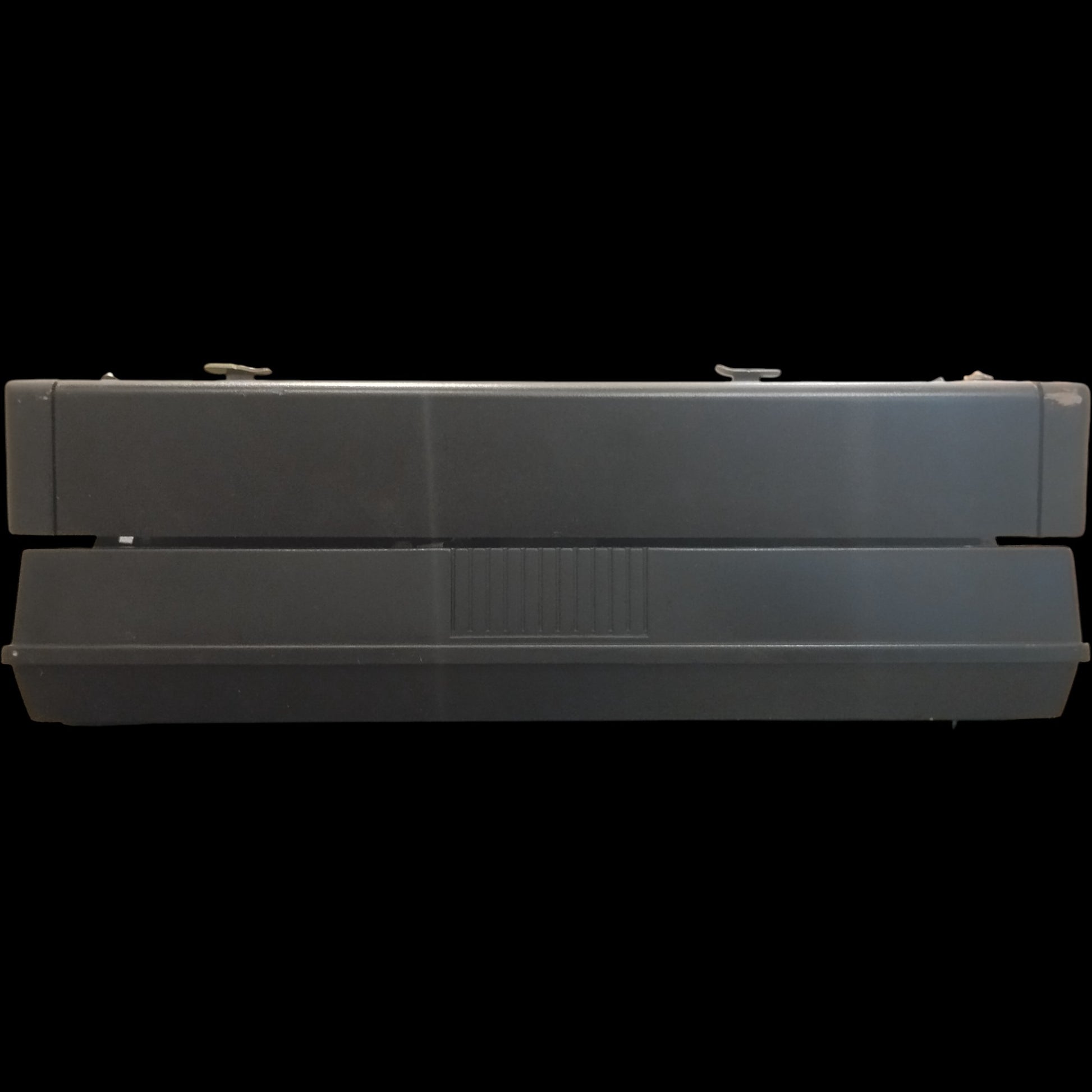 Image of Marathon 880 DLX Typewriter. Available from universaltypewritercompany.in