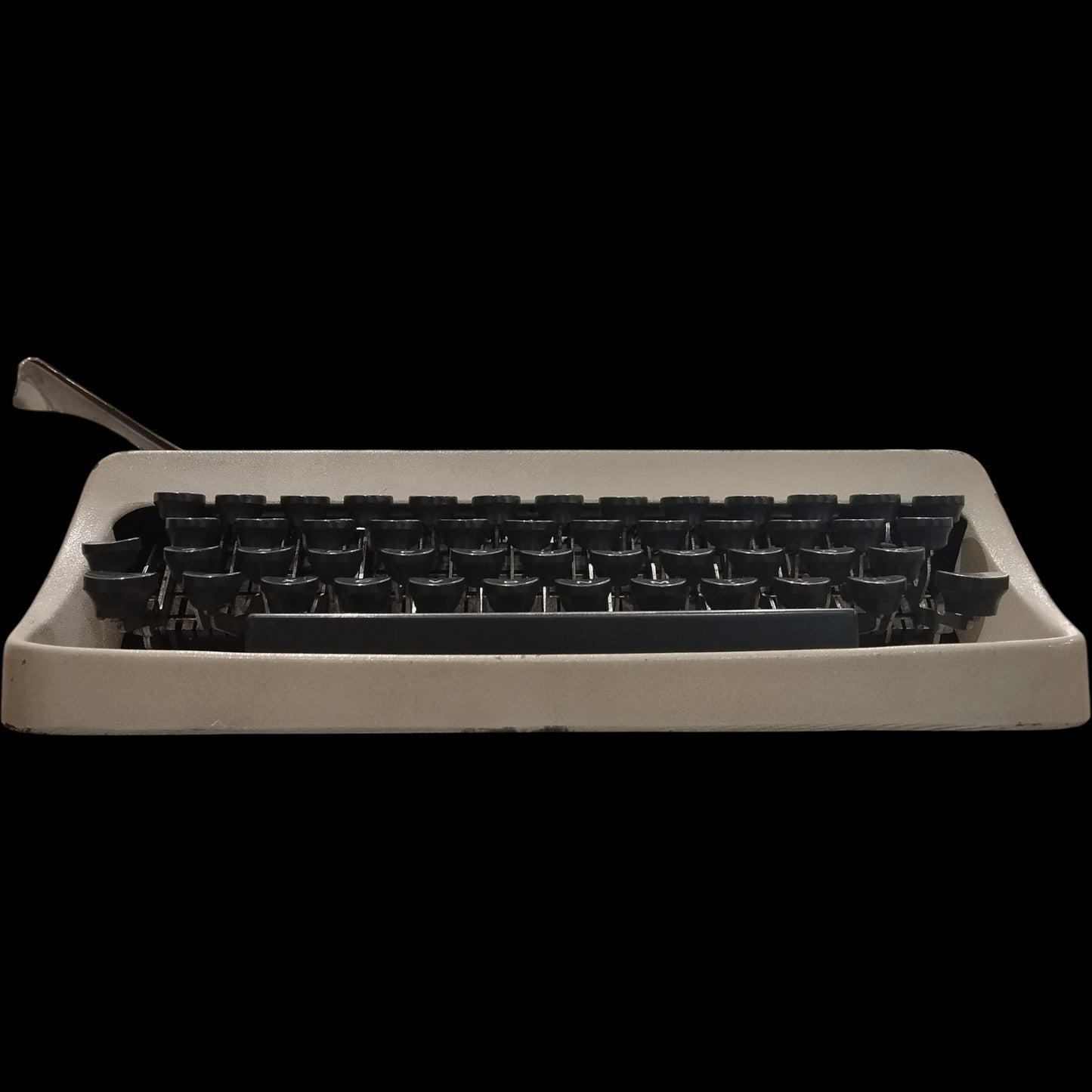 Image of Underwood 18 Typewriter. Available from universaltypewritercompany.in