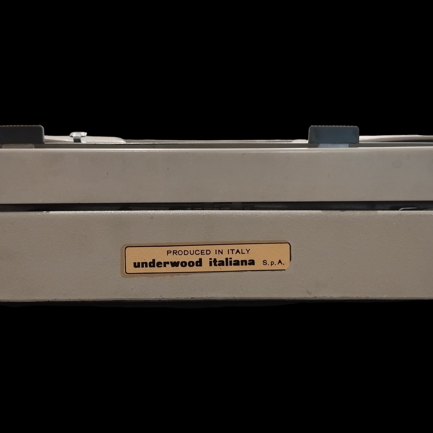 Image of Underwood 18 Typewriter. Available from universaltypewritercompany.in