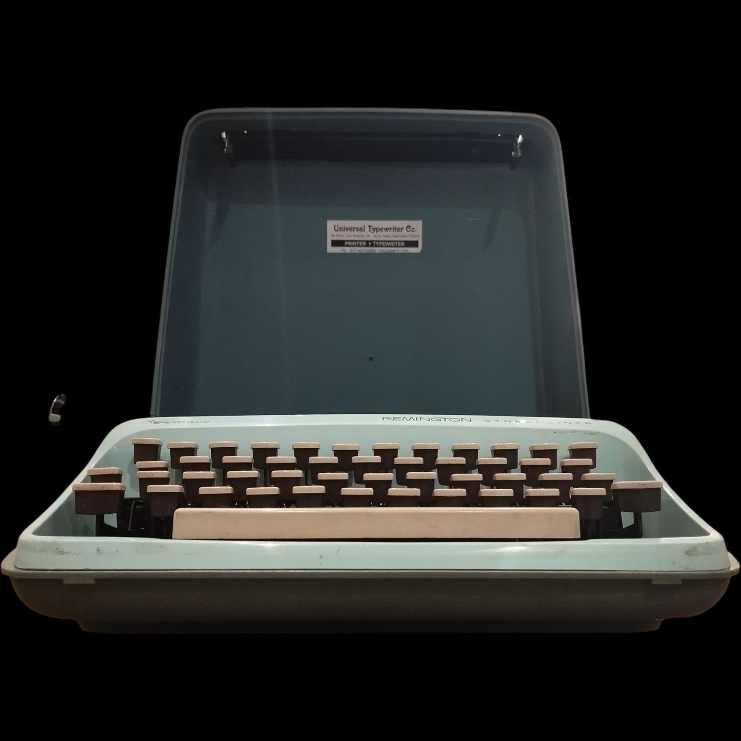 Image of Remington Streamliner Sperry Rand Typewriter. Available from universaltypewritercompany.in