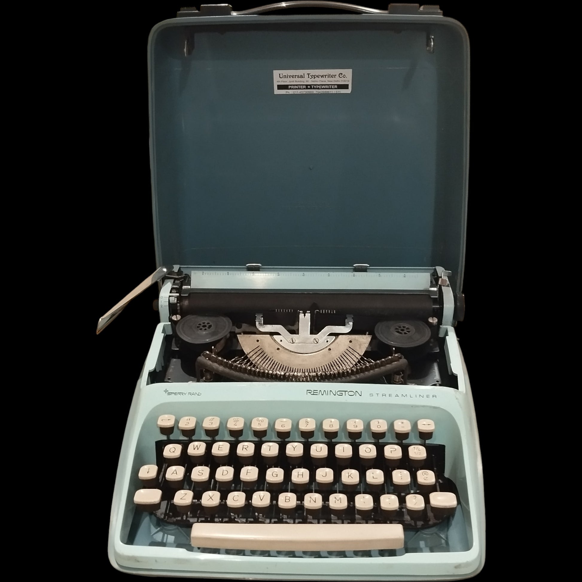 Image of Remington Streamliner Sperry Rand Typewriter. Available from universaltypewritercompany.in