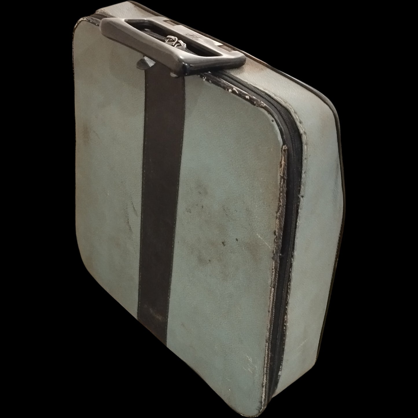 Image of Olivetti Lettera 32 Typewriter. Available from universaltypewritercompany.in