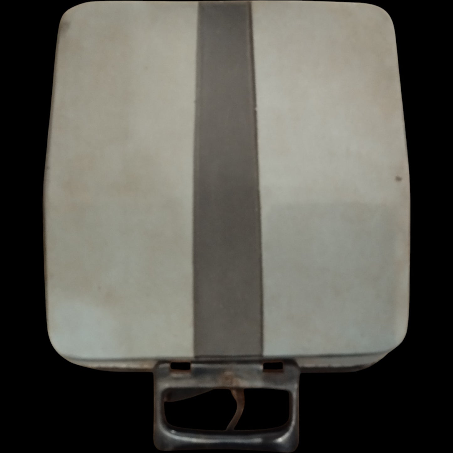 Image of Olivetti Lettera 32 Typewriter. Available from universaltypewritercompany.in