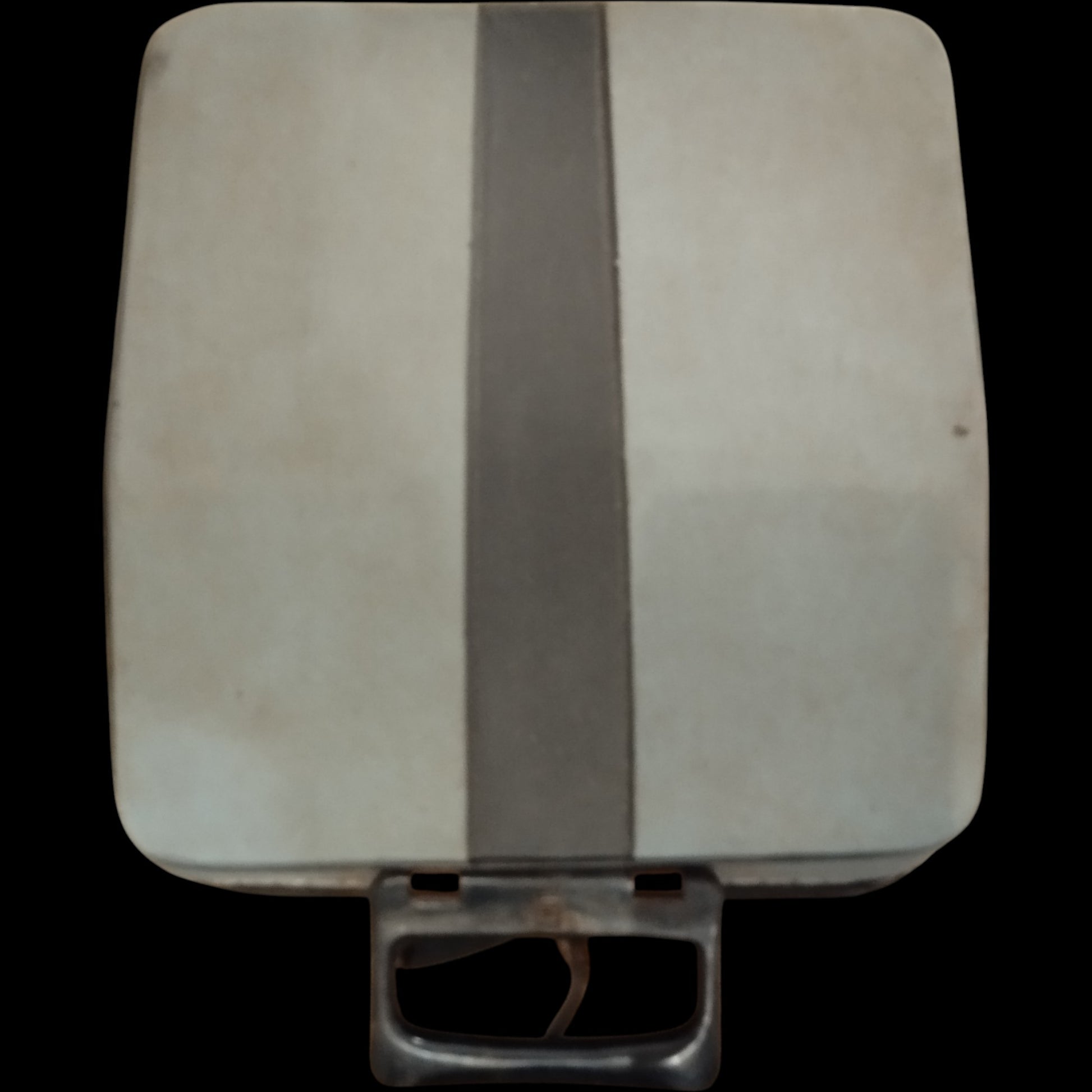 Image of Olivetti Lettera 32 Typewriter. Available from universaltypewritercompany.in