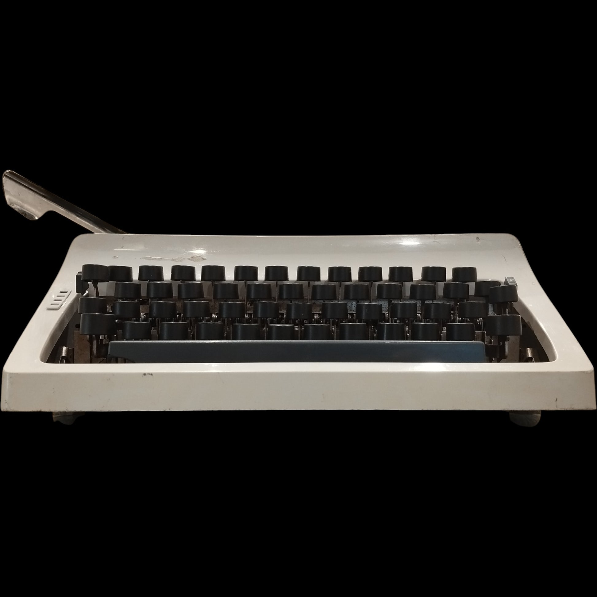 Image of Erika Typewriter. Available from universaltypewritercompany.in