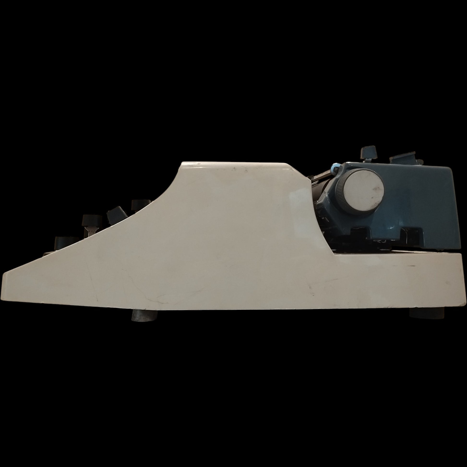 Image of Erika Typewriter. Available from universaltypewritercompany.in