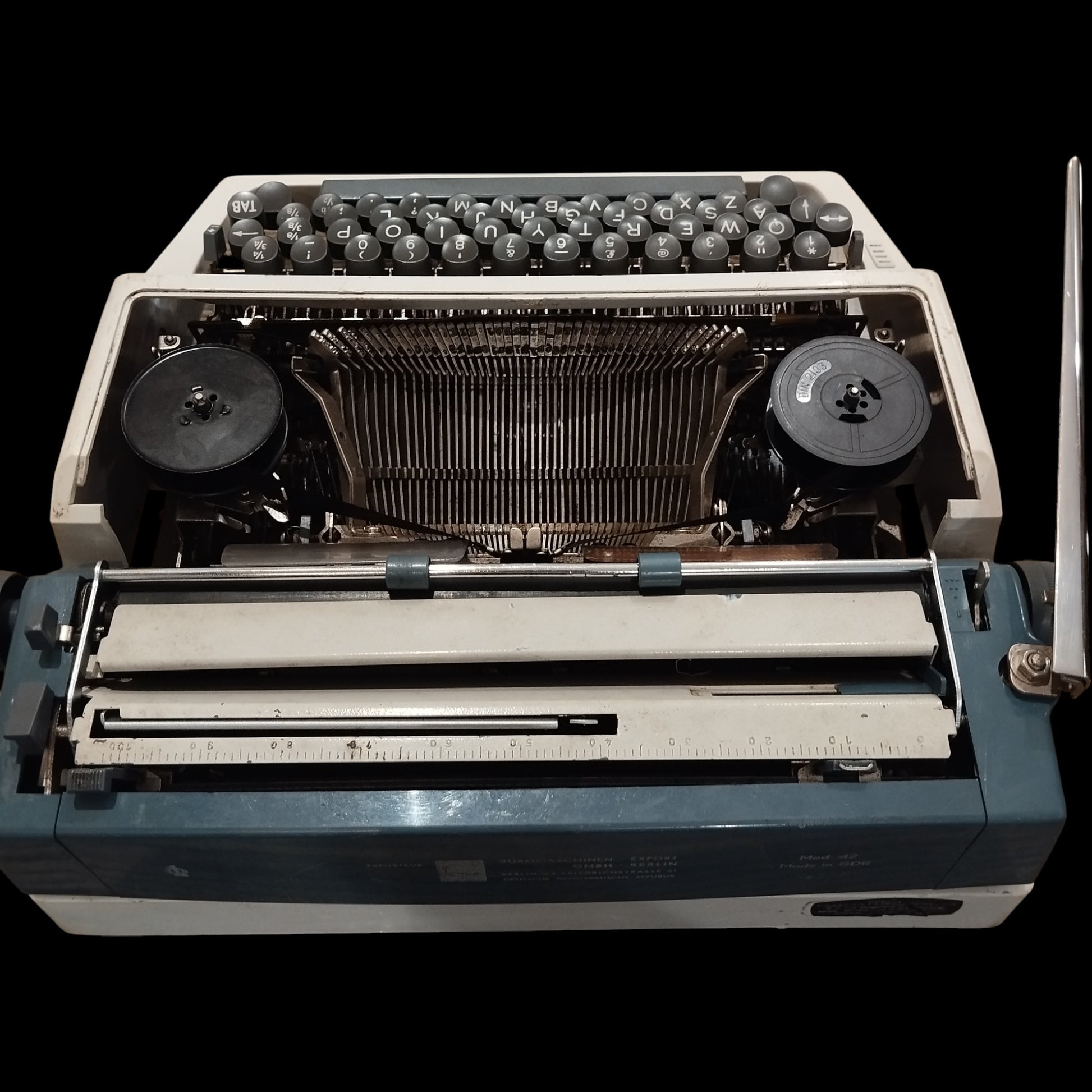 Image of Erika Typewriter. Available from universaltypewritercompany.in