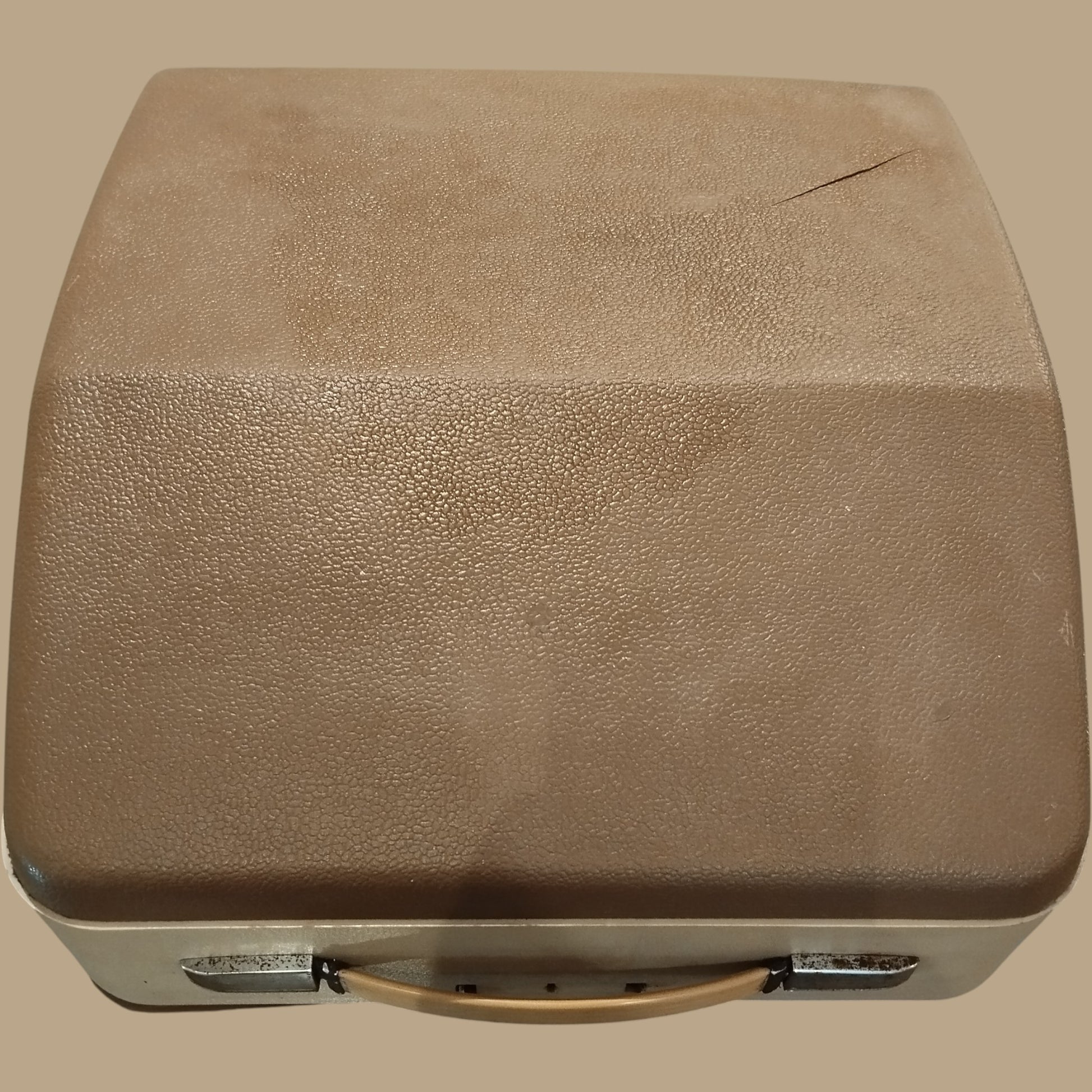 Image of Triumph Gabriele 2 Typewriter. Available from universaltypewritercompany.in