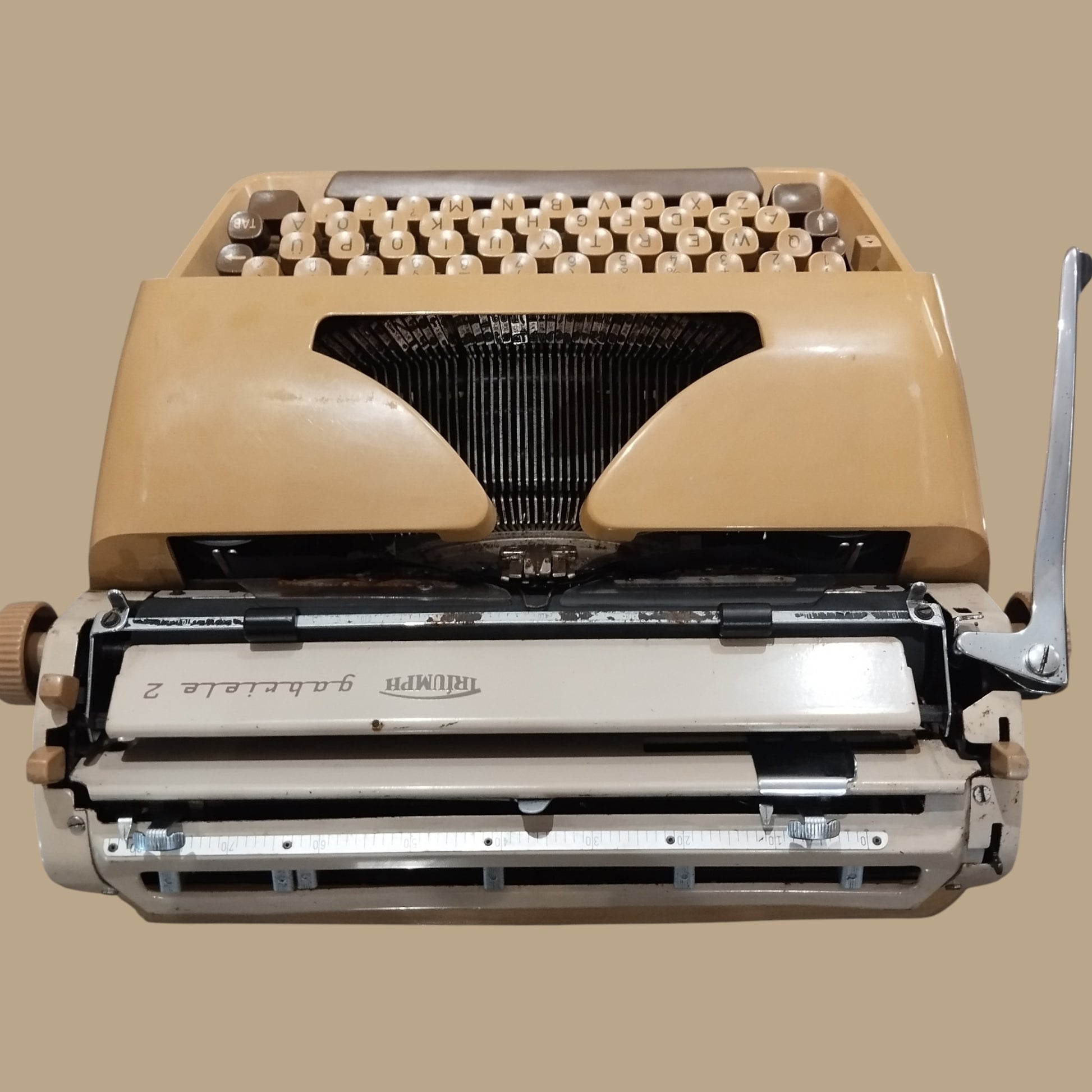 Image of Triumph Gabriele 2 Typewriter. Available from universaltypewritercompany.in