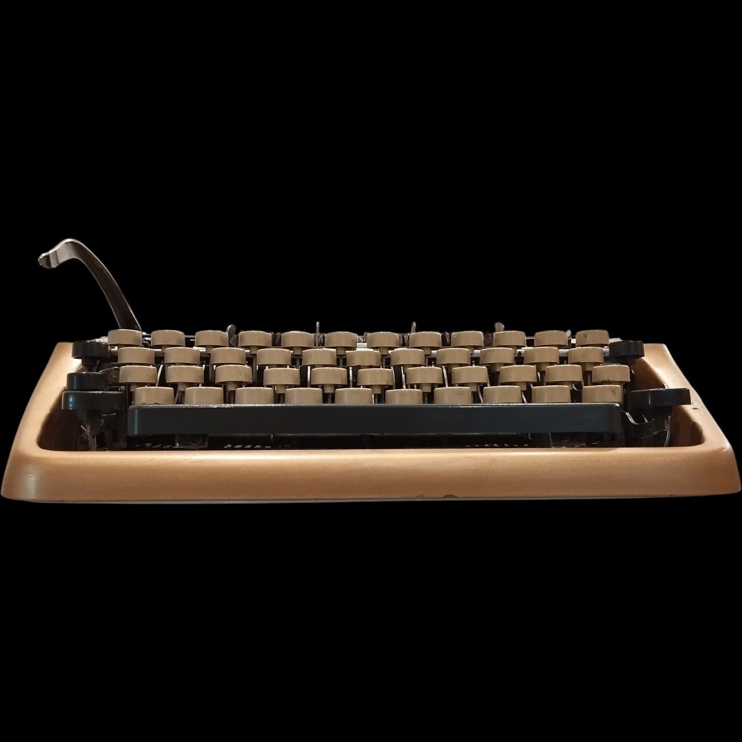 Image of Triumph Tippa Typewriter. Available from universaltypewritercompany.in