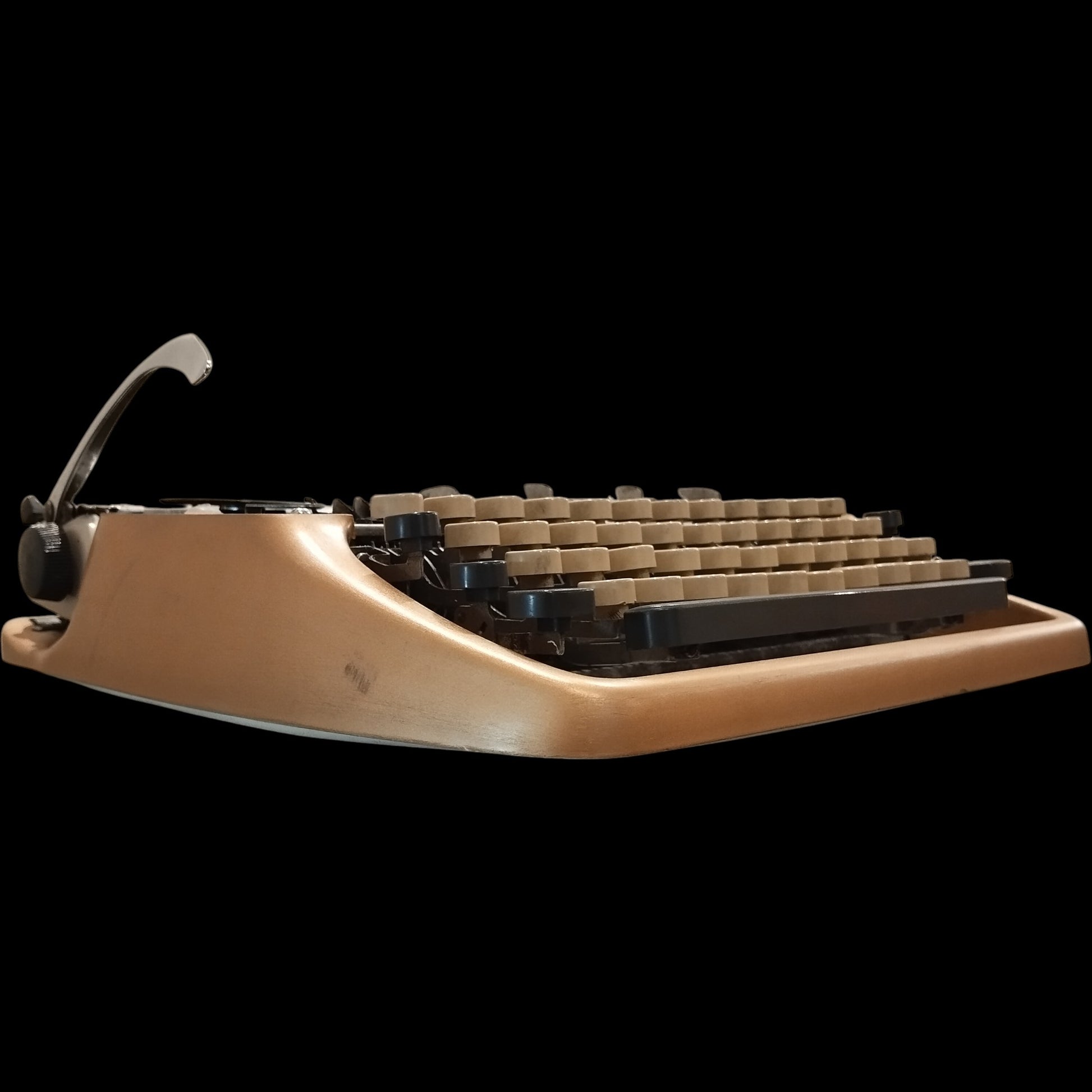 Image of Triumph Tippa Typewriter. Available from universaltypewritercompany.in