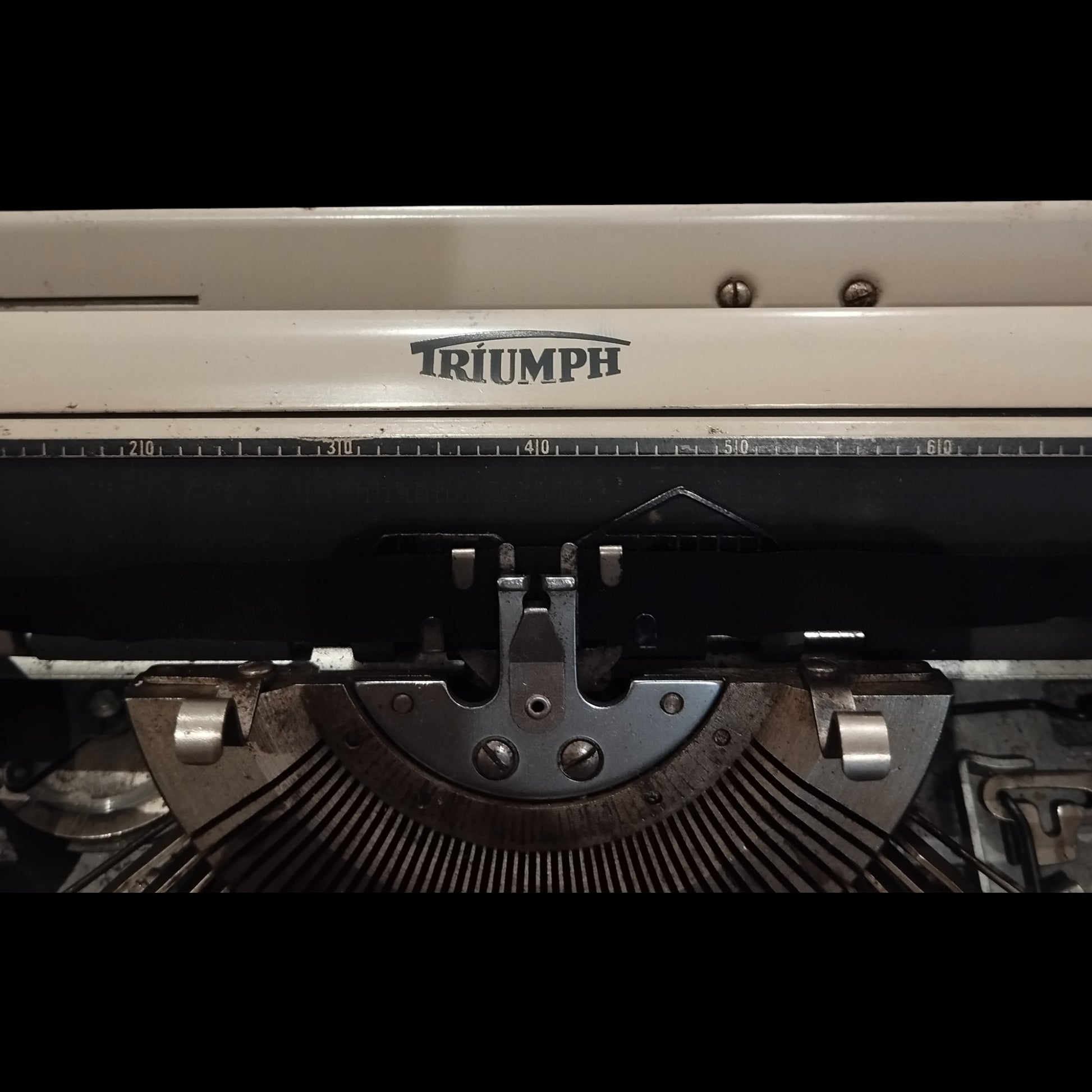 Image of Triumph Tippa Typewriter. Available from universaltypewritercompany.in