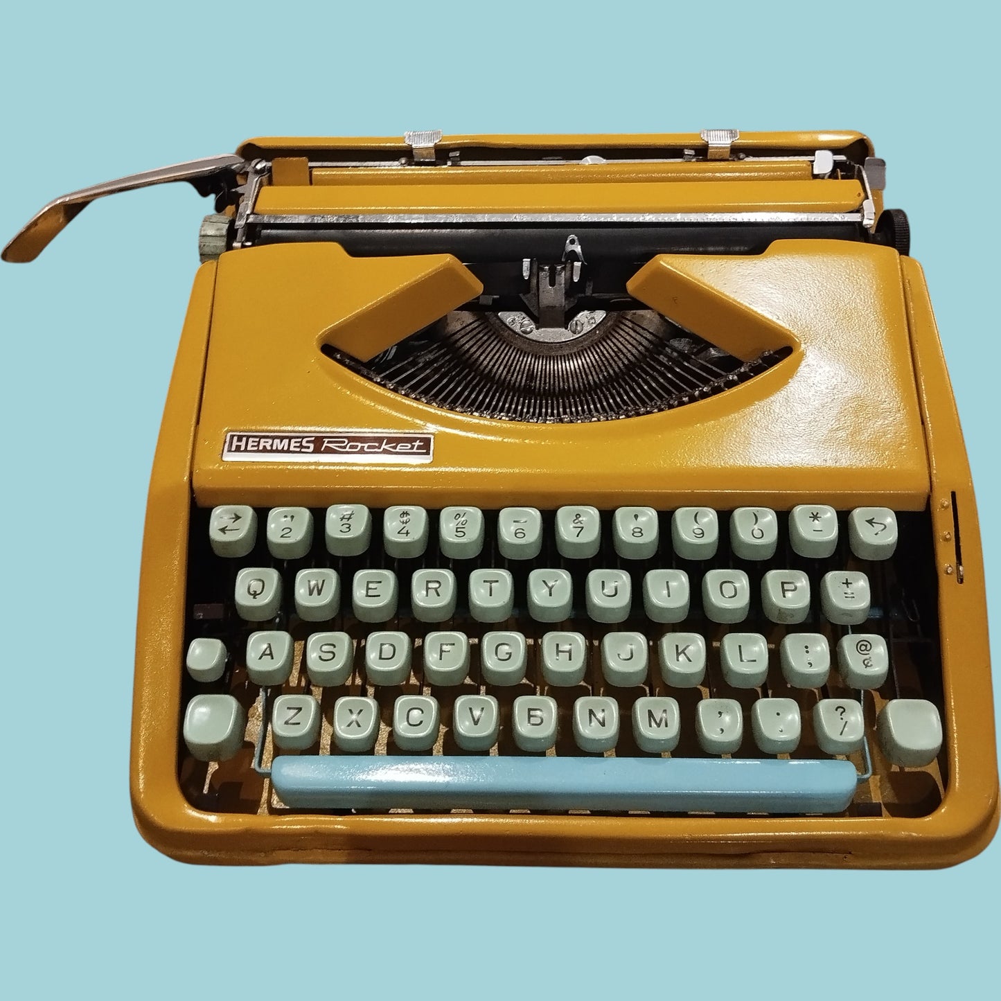 Image of Hermes Rocket Typewriter. Available from universaltypewritercompany.in