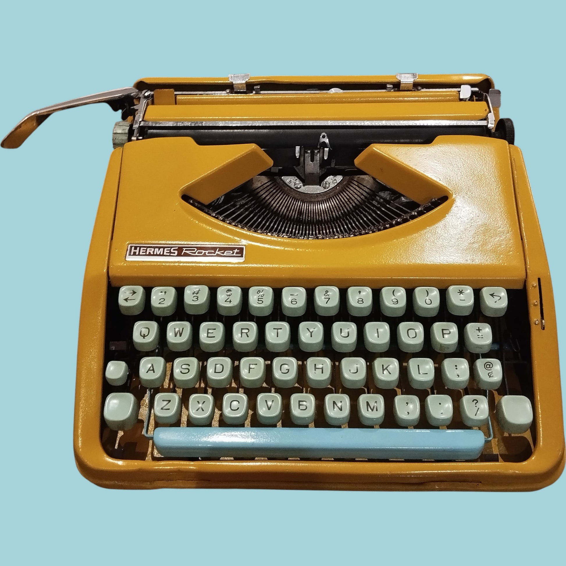 Image of Hermes Rocket Typewriter. Available from universaltypewritercompany.in