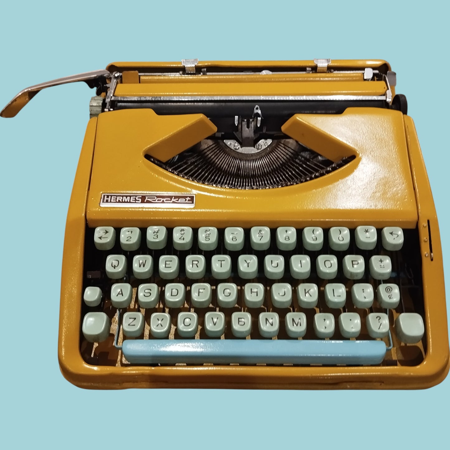 Image of Hermes Rocket Typewriter. Available from universaltypewritercompany.in