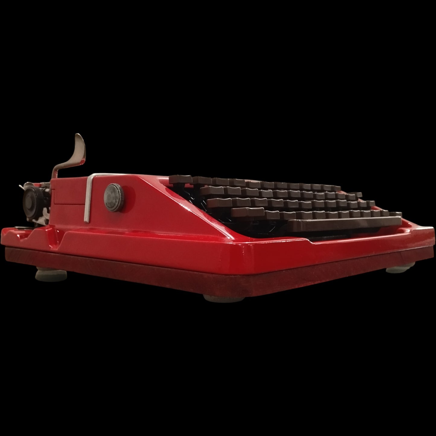 Image of Gossen Tippa QWERTZ Keyboard Typewriter. Available from universaltypewritercompany.in