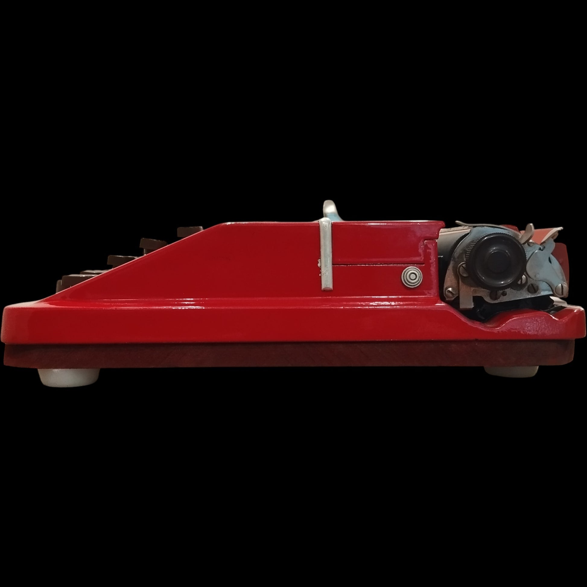 Image of Gossen Tippa QWERTZ Keyboard Typewriter. Available from universaltypewritercompany.in