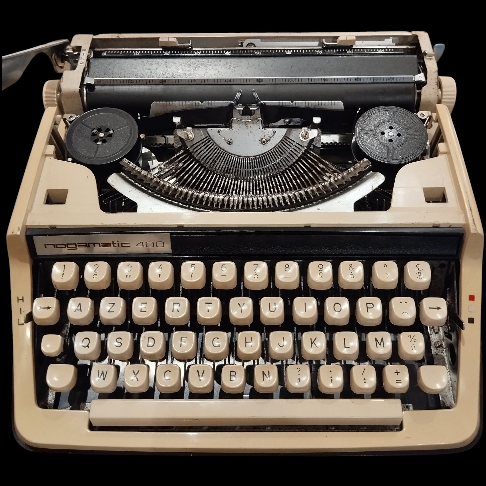 Image of Nogamatic 400 Typewriter. Available from universaltypewritercompany.in