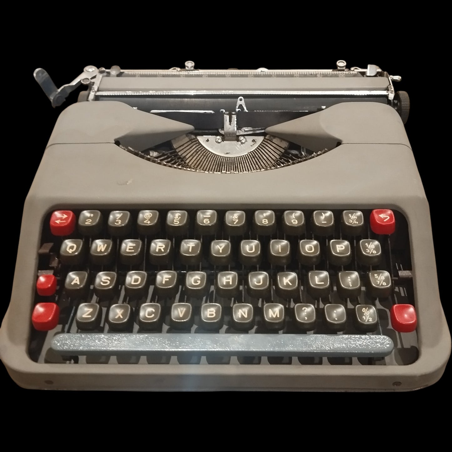 Image of Empire Aristocrat Typewriter. Available from universaltypewritercompany.in