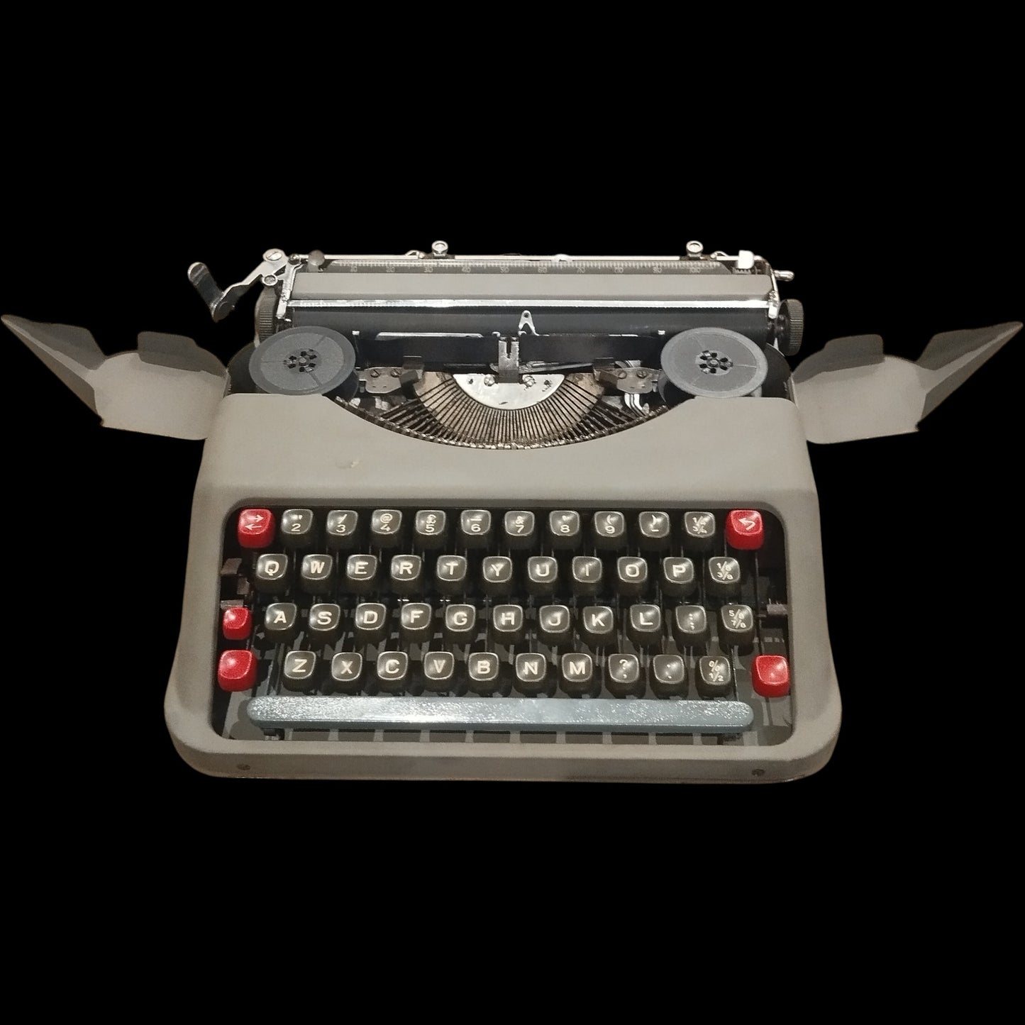 Image of Empire Aristocrat Typewriter. Available from universaltypewritercompany.in