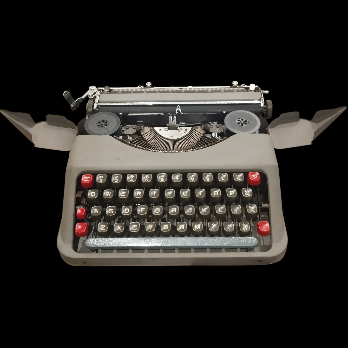 Image of Empire Aristocrat Typewriter. Available from universaltypewritercompany.in