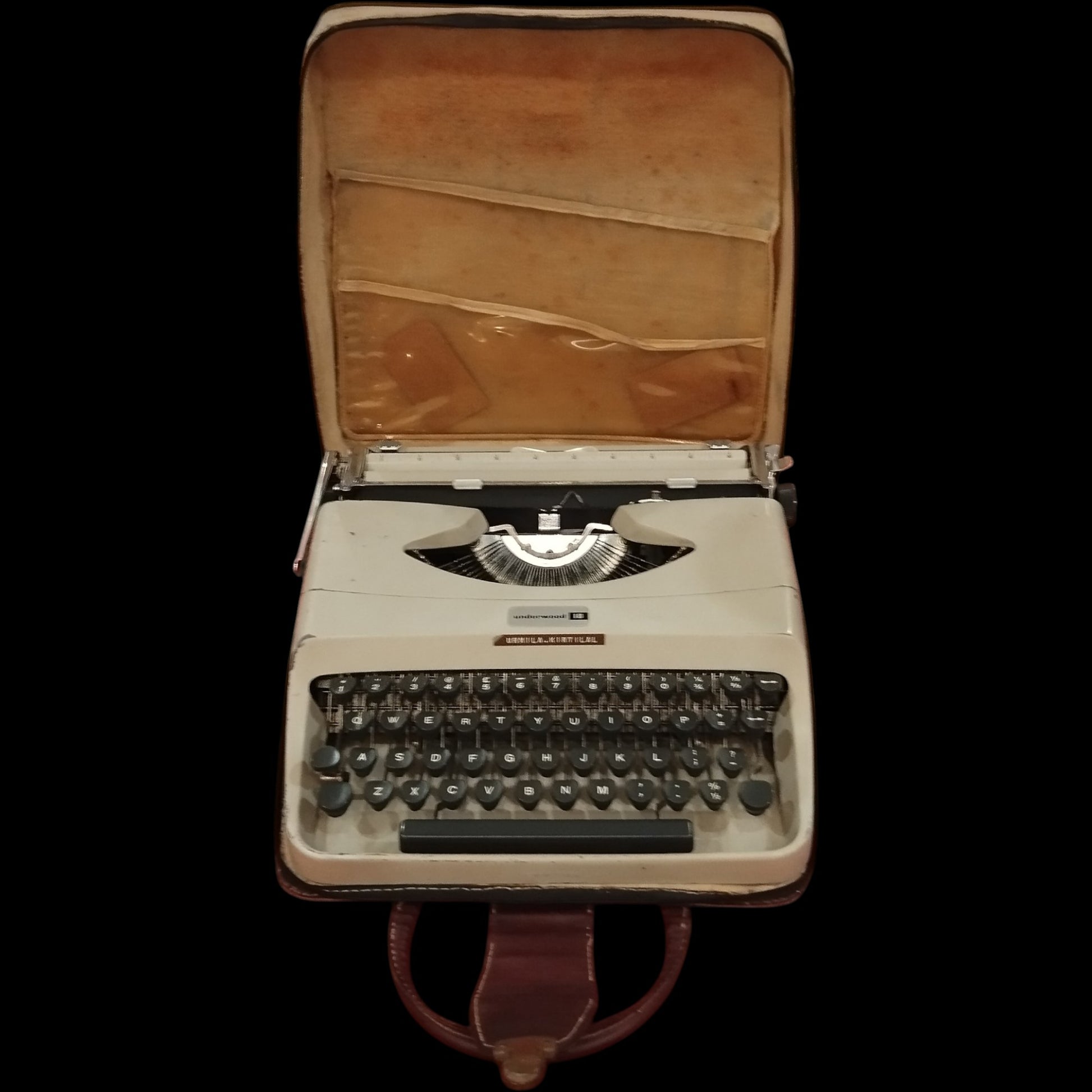 Image of Underwood 18 Typewriter. Available from universaltypewritercompany.in