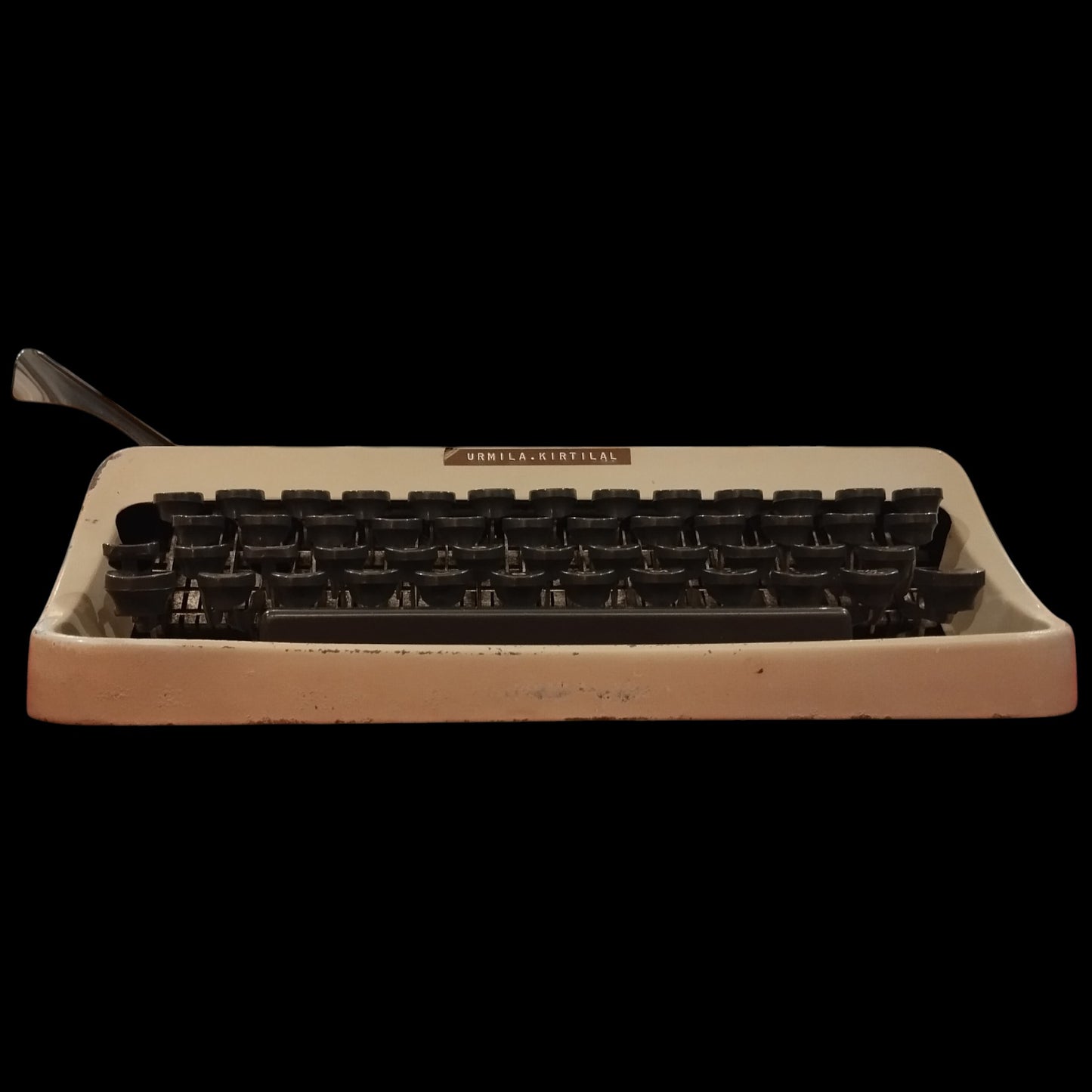 Image of Underwood 18 Typewriter. Available from universaltypewritercompany.in