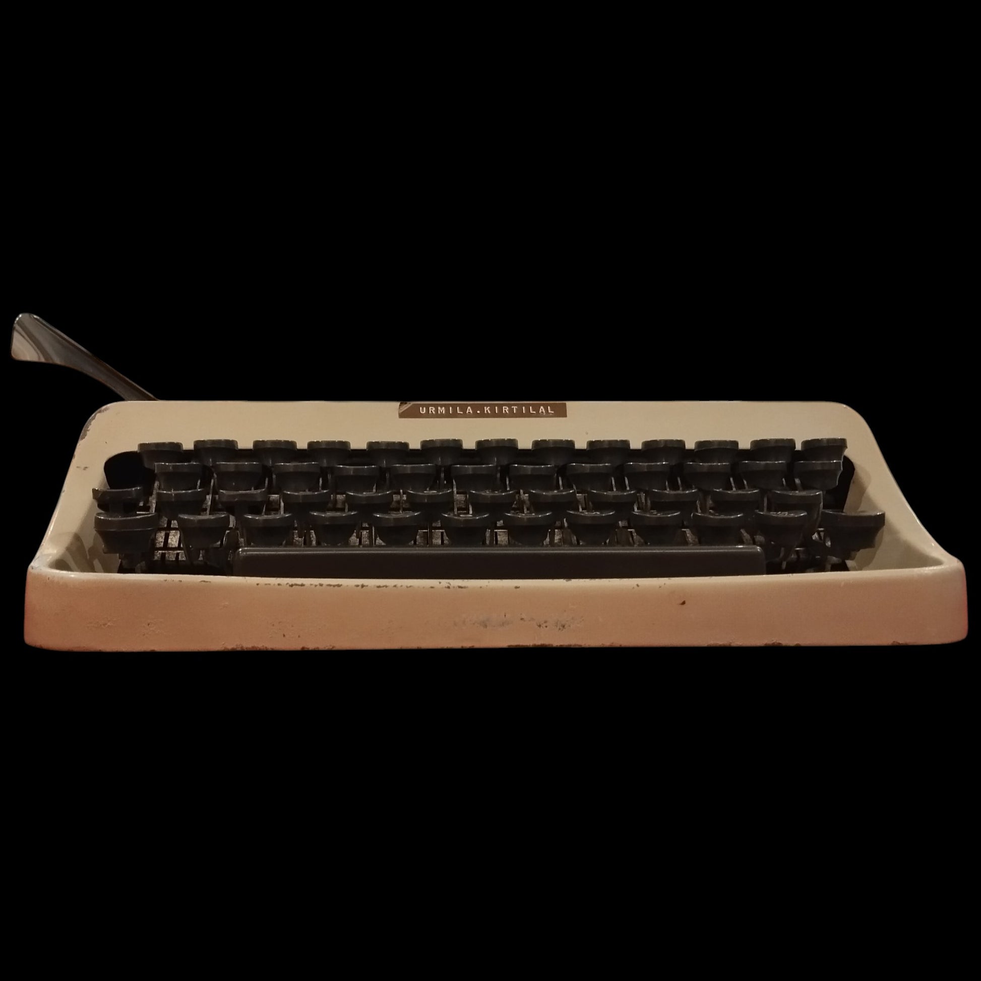 Image of Underwood 18 Typewriter. Available from universaltypewritercompany.in