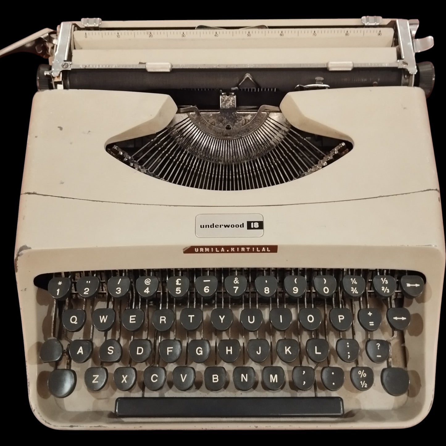 Image of Underwood 18 Typewriter. Available from universaltypewritercompany.in