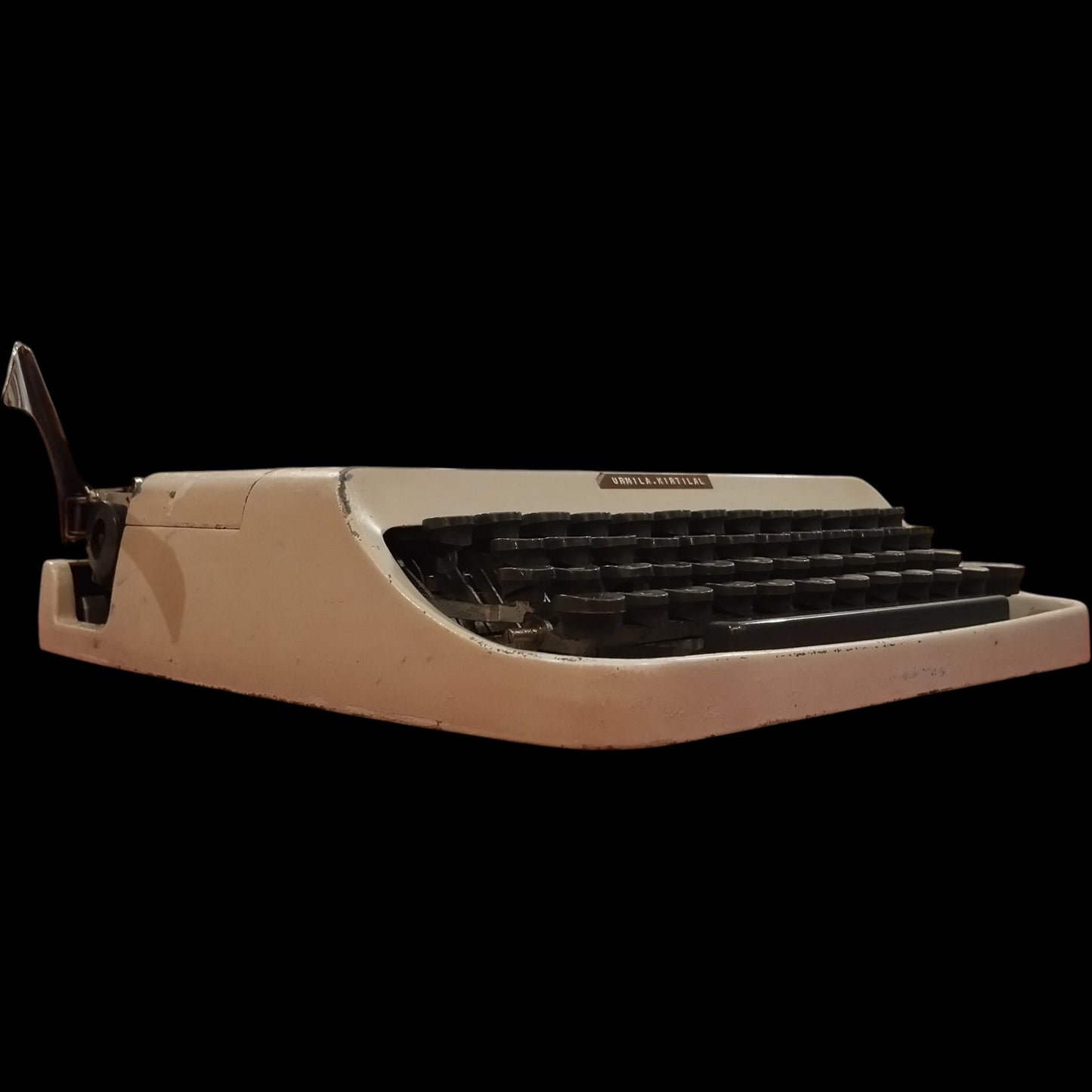 Image of Underwood 18 Typewriter. Available from universaltypewritercompany.in