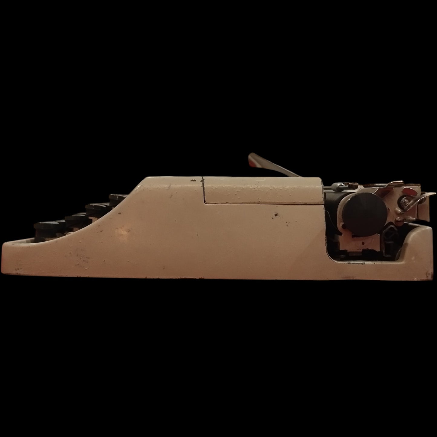 Image of Underwood 18 Typewriter. Available from universaltypewritercompany.in