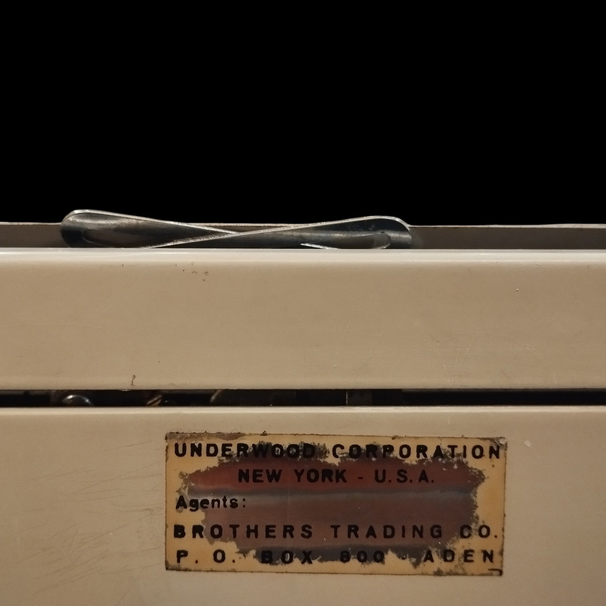 Image of Underwood 18 Typewriter. Available from universaltypewritercompany.in