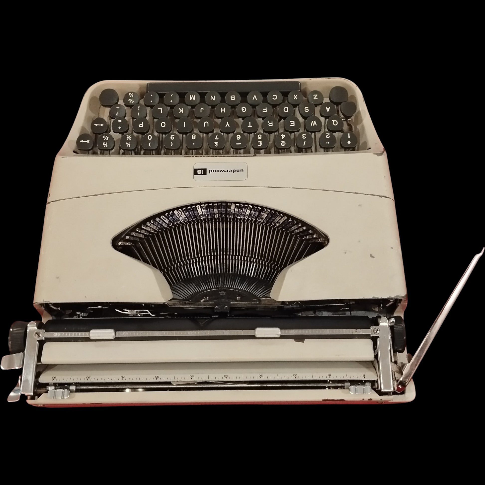 Image of Underwood 18 Typewriter. Available from universaltypewritercompany.in