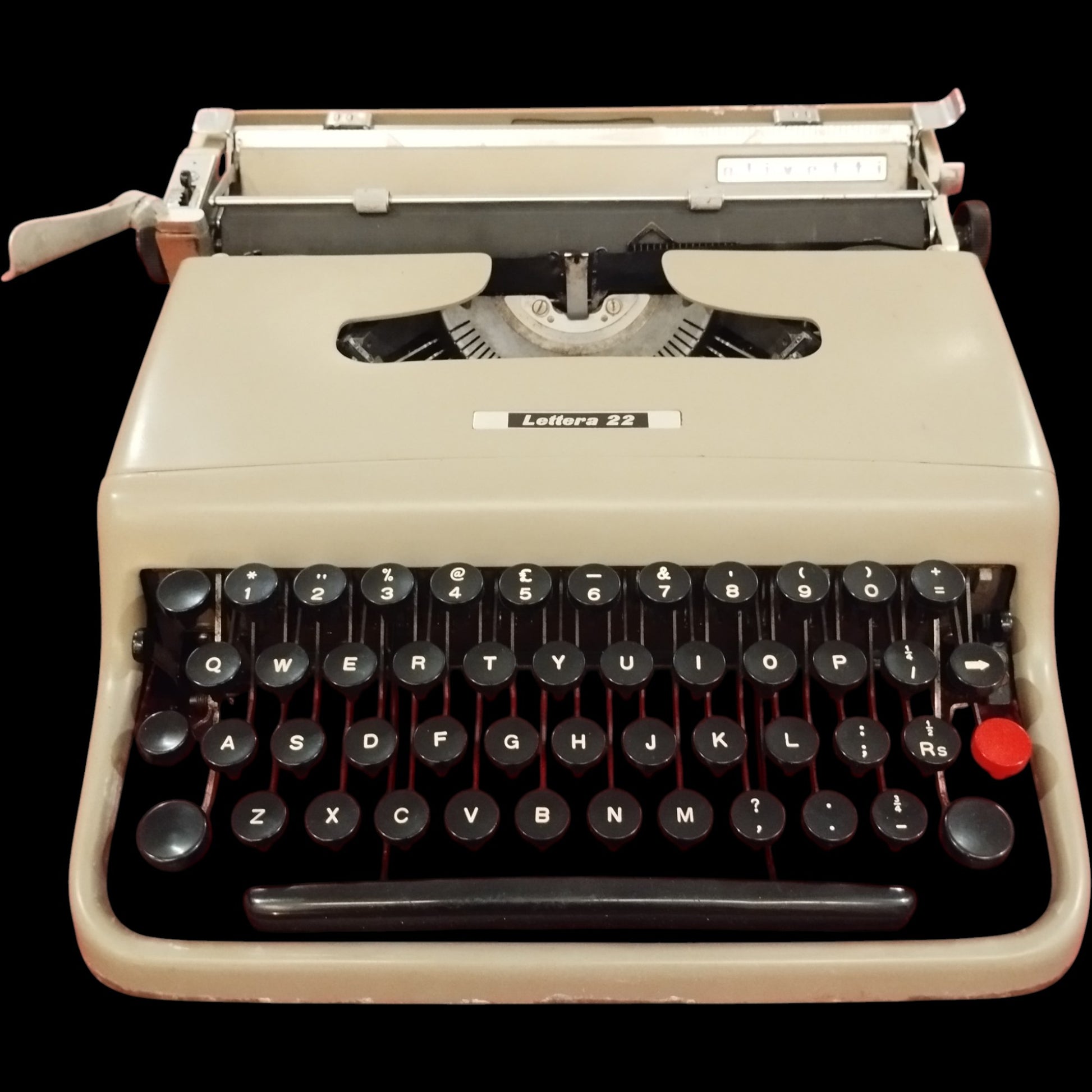 Image of Olivetti Lettera 22 Typewriter. Available from universaltypewritercompany.in