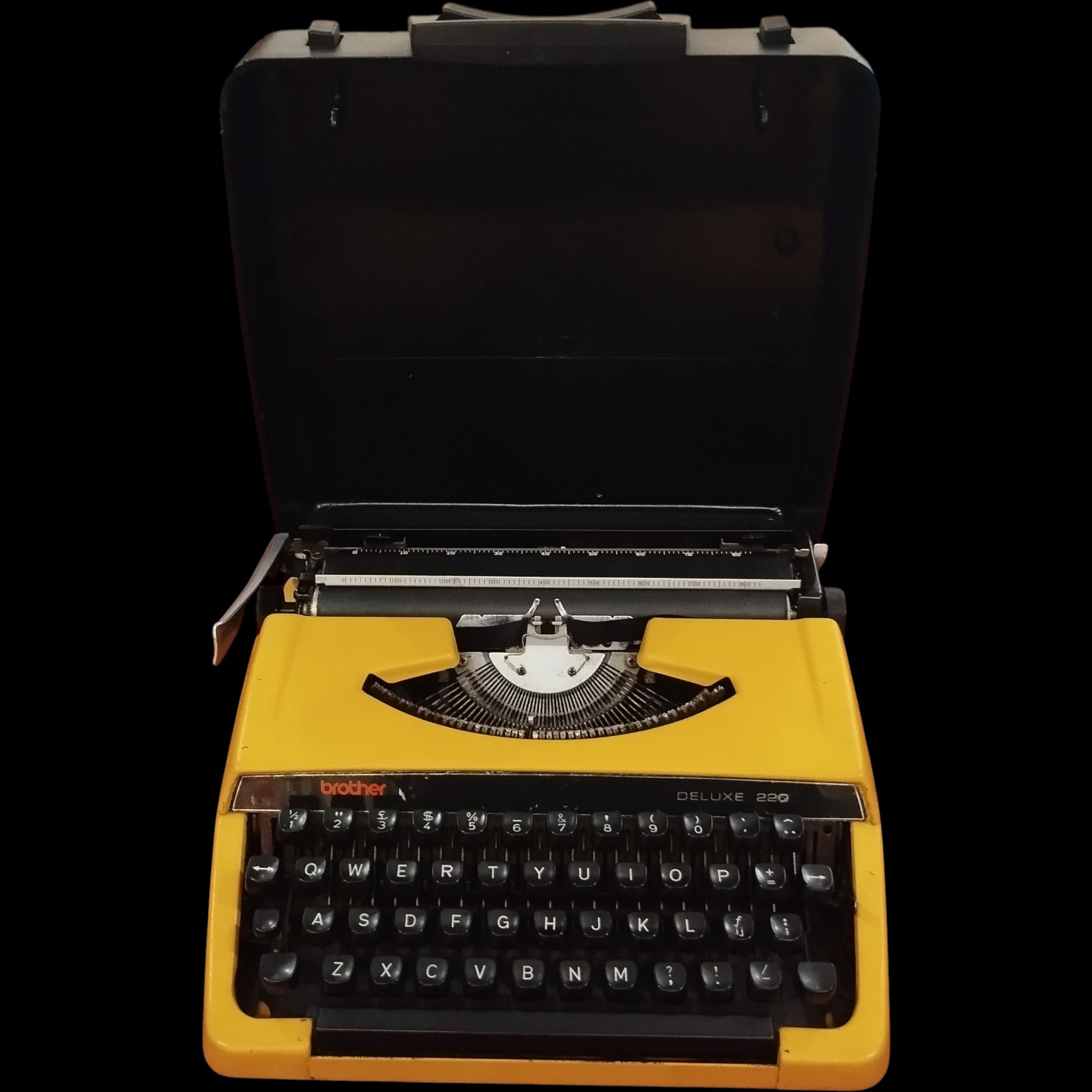 Image of Brother Deluxe 220 Typewriter. Available from universaltypewritercompany.in