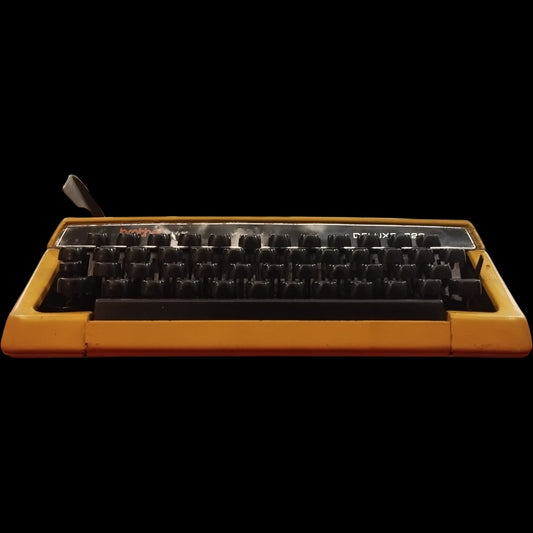 Image of Brother Deluxe 220 Typewriter. Available from universaltypewritercompany.in